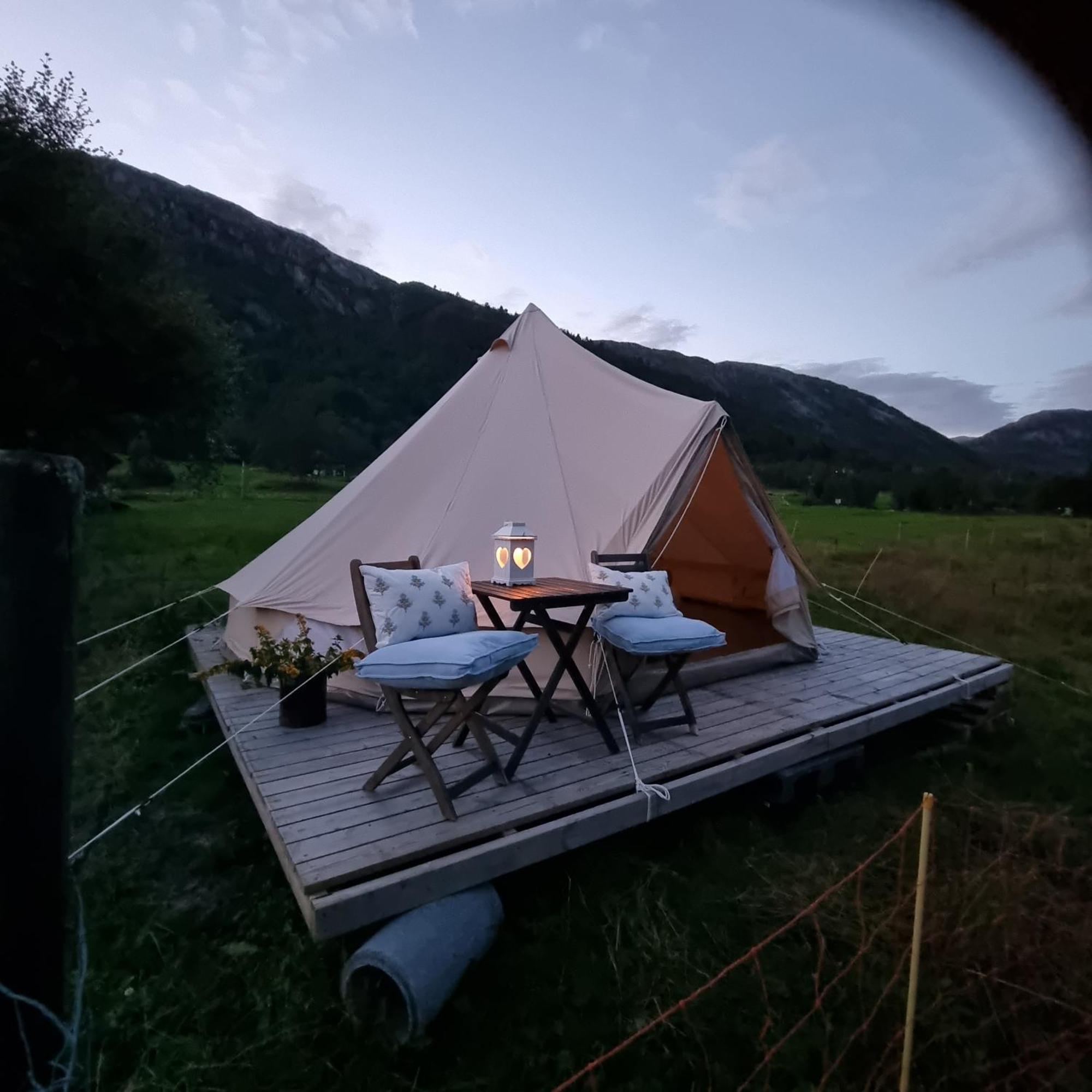 Flatheim Glamping Hotel Viksdalen Exterior photo