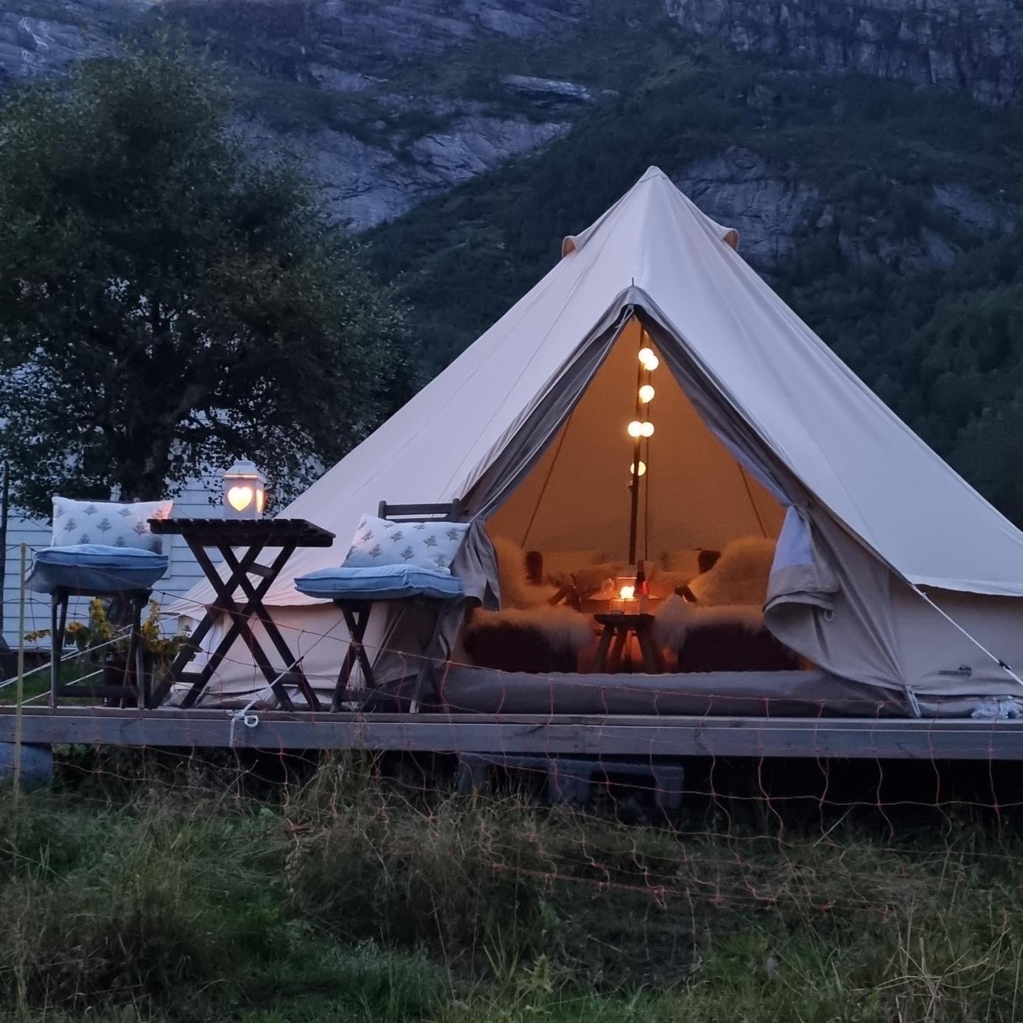 Flatheim Glamping Hotel Viksdalen Exterior photo