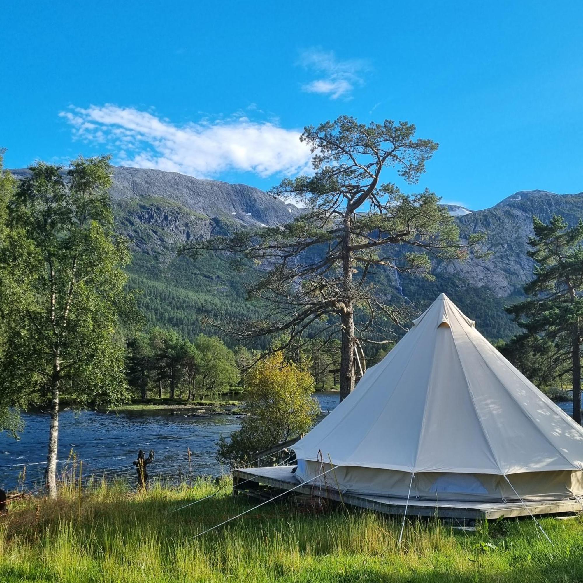 Flatheim Glamping Hotel Viksdalen Exterior photo