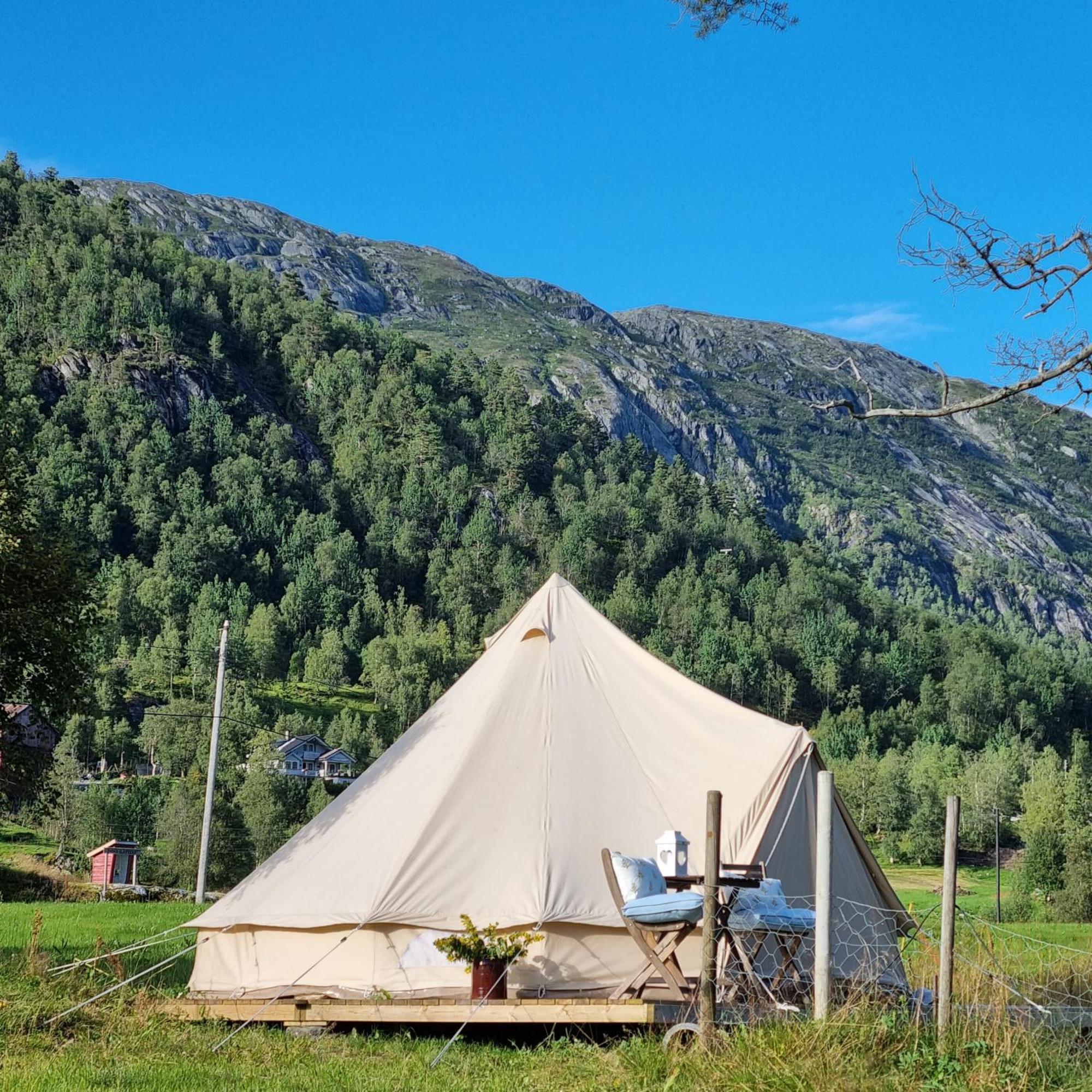 Flatheim Glamping Hotel Viksdalen Exterior photo