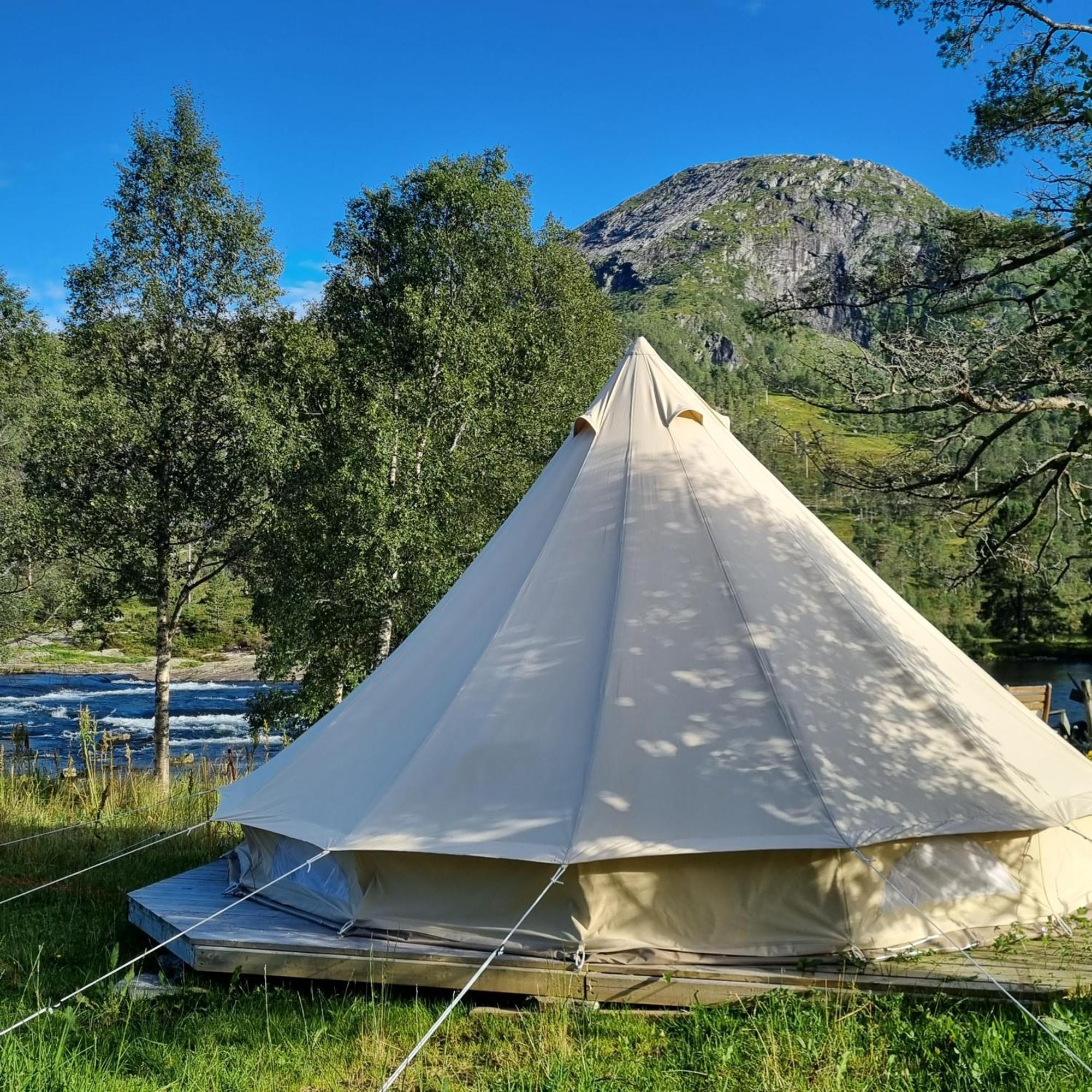 Flatheim Glamping Hotel Viksdalen Exterior photo